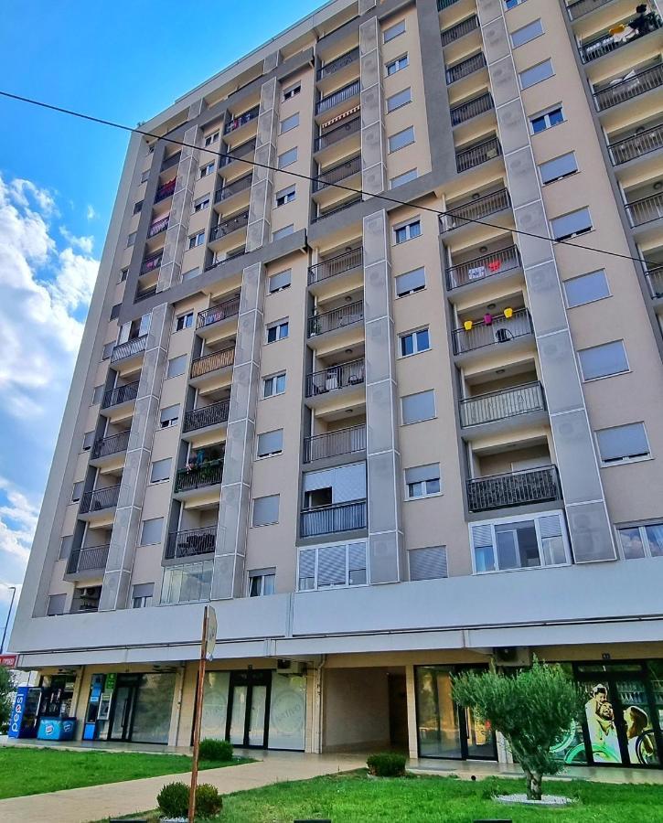 Riverside Apartment Podgoriţa Exterior foto