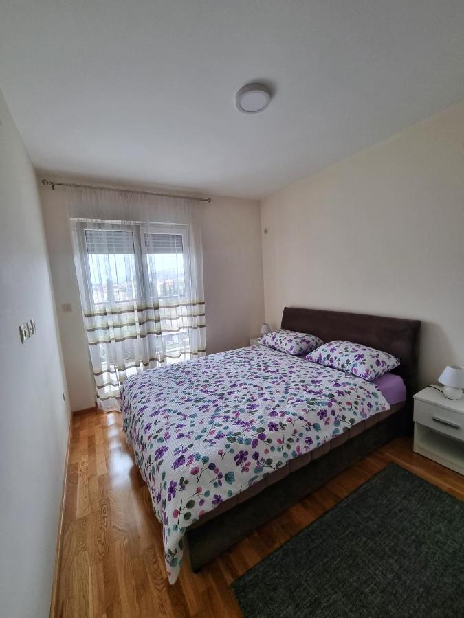 Riverside Apartment Podgoriţa Exterior foto
